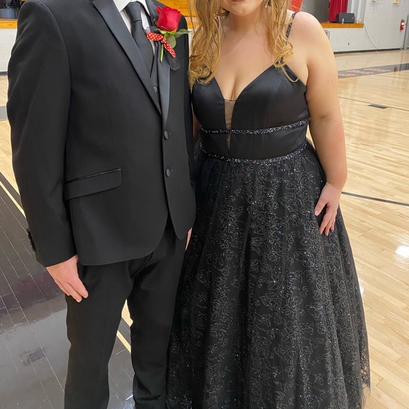 Black hoco/prom dress - Picture 2 of 2